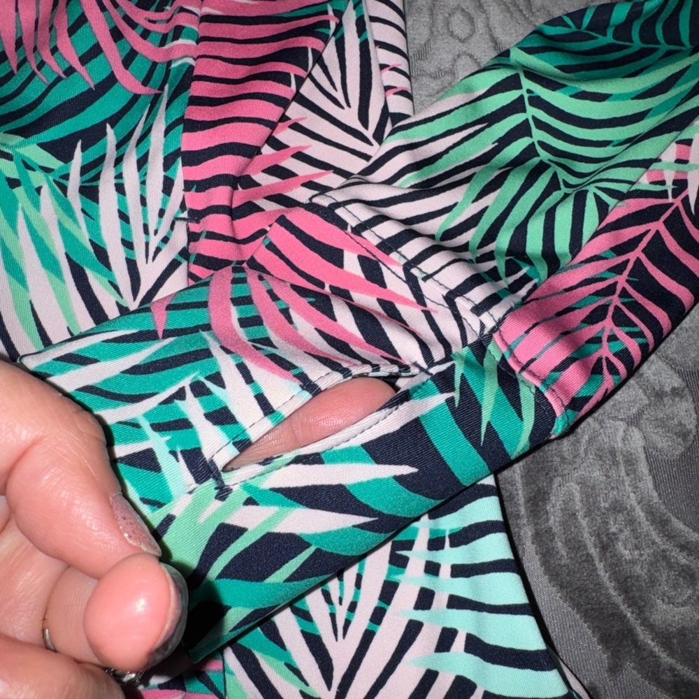 Tommy Bahama Colorful palm Leaf Print Long Sleeve golf Top spf 50 Sz Small - Picture 5 of 12